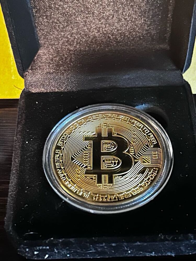 Bitcoin Gold Plated Physical Bitcoin BTC Cryptocurrency Collectible Coin in Case