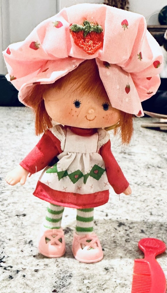 Kenner Strawberry Shortcake Doll Figure First Edition 1979 - Vintage - Nice