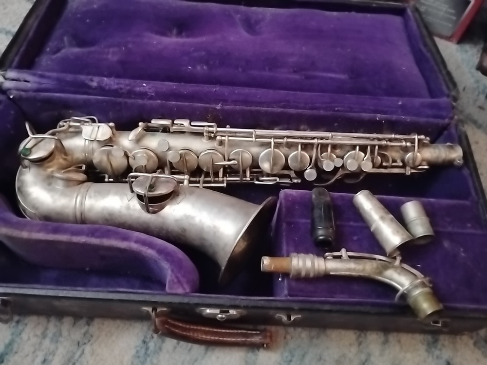 Antique 1913 C.G. Conn Elkhart Low Pitch Alto Saxophone w/ Mouth Piece