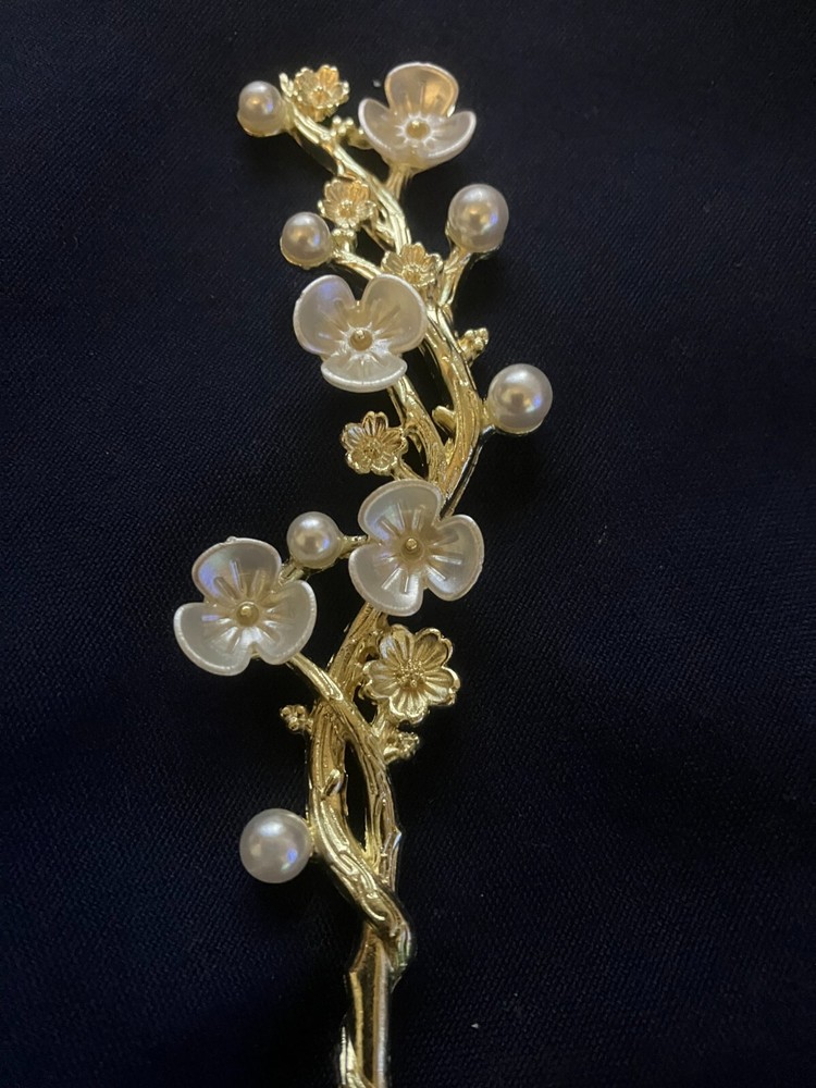 Elegant Ladies Fancy Hair Pin for Styling and Accessories