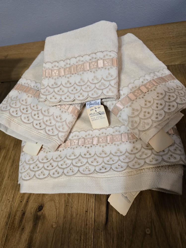 Vtg 4 Piece Set Of After Bath Beige & Pink  Luxury Towel Set Lace New Old Stock