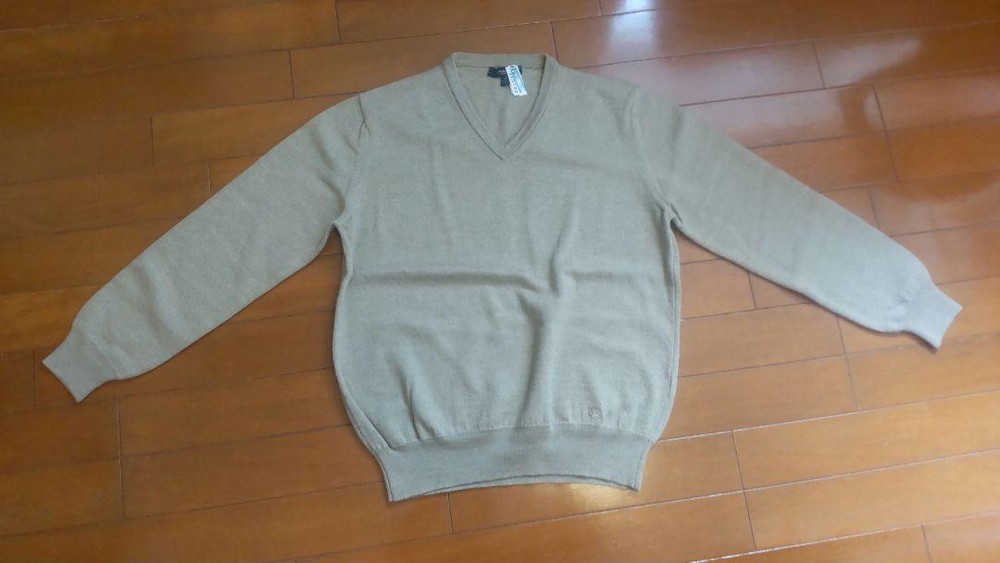 Burberry Beige V-Neck Sweater Size S - Stylish & Comfortable for Fall/Winter