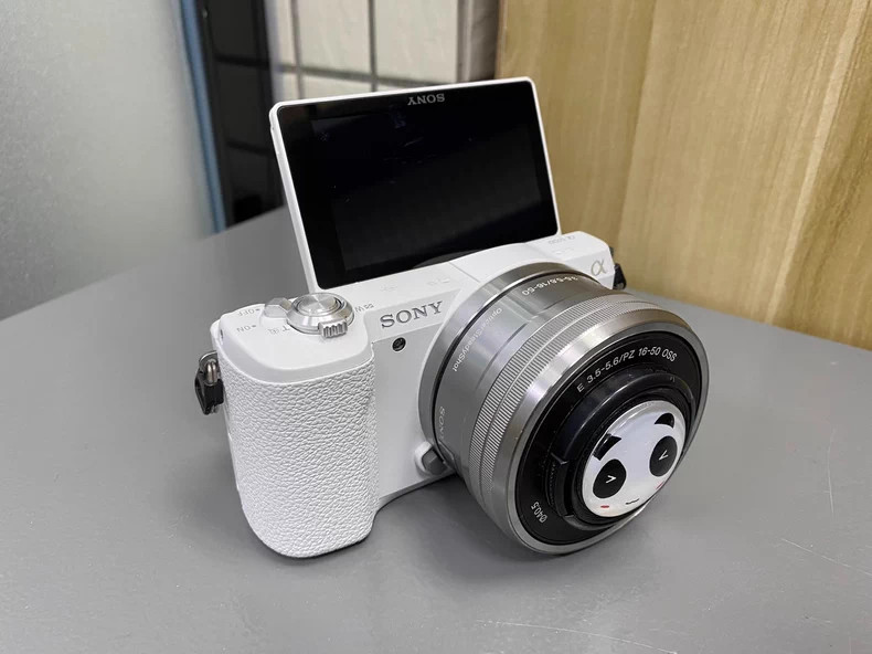 Sony Alpha a5100 24MP Mirrorless Digital Camera White with Sony16-50mm Lens