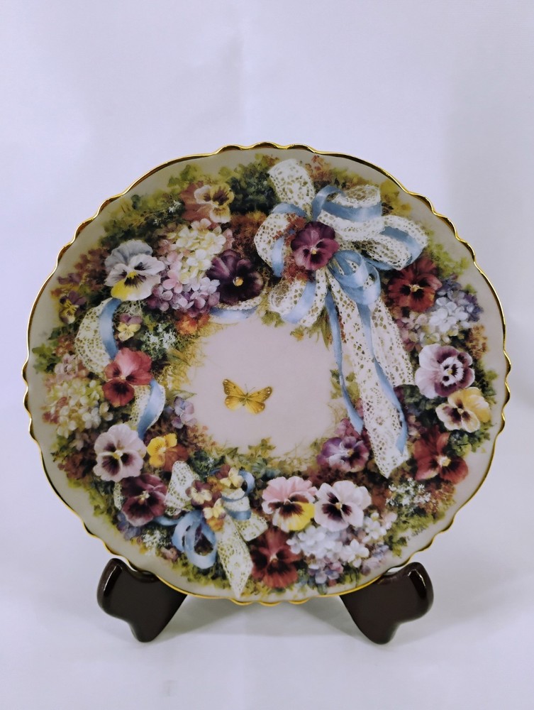 Vintage Lena Liu Circle of Joy Collector Plate 7.5