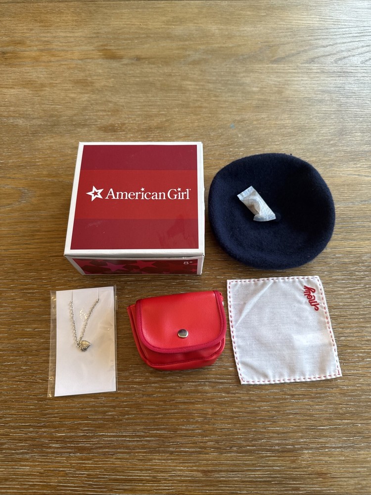 American Girl Molly's Classic Meet Accessories Brand New (COMPLETE)