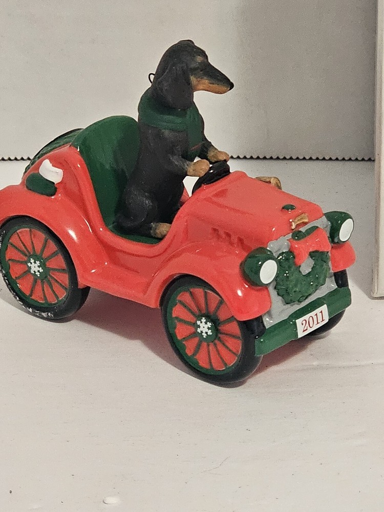 2011 The Danbury Mint Dachshund Delight Christmas Ornament Rockin Roadster CL