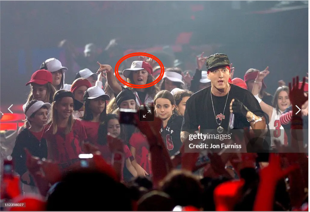 Hat Eminem, invitation letter, water brick, signed Europe Music Awards Rome 2004