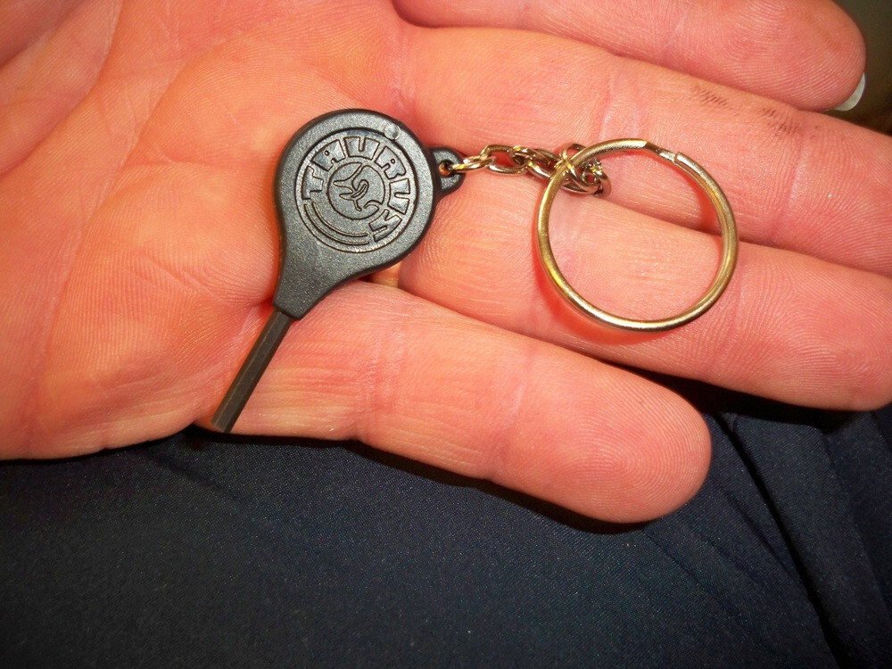 FACTORY TAURUS INTERNAL SECURITY SAFETY LOCK KEY KEYCHAIN PISTOL RIFLE SHOTGUN