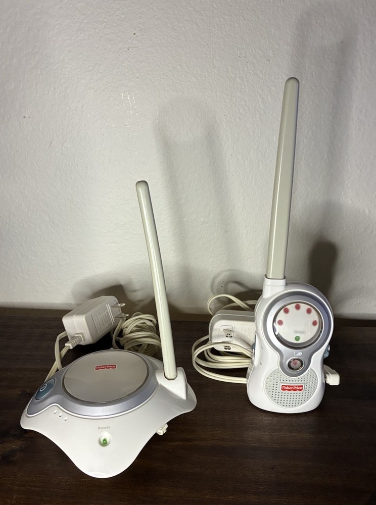 Fisher Price Sounds and Lights Baby Monitor with Receiver for Safe Naptime