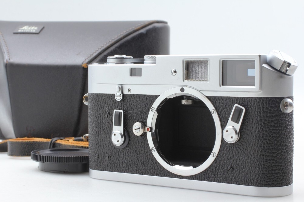 Near Mint Leica M4 Silver 35mm Rangefinder Film Camera with Case from Japan