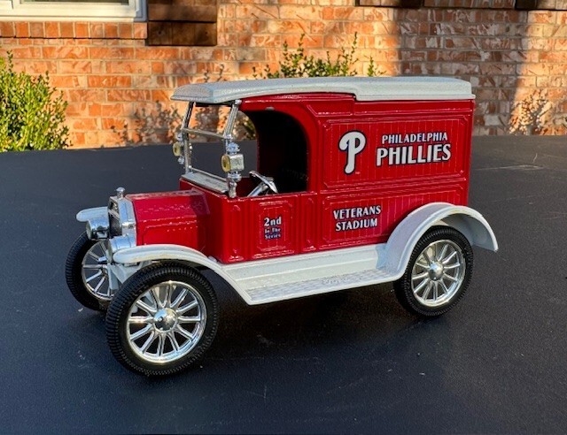 Philadelphia Phillies Truck Bank American Pastime Series Diecast 1:24 ERTL 1994