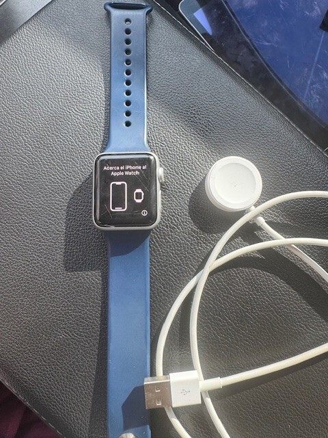 Apple Watch Series 3 GPS 38mm Silver Aluminum Case with White Sport Band