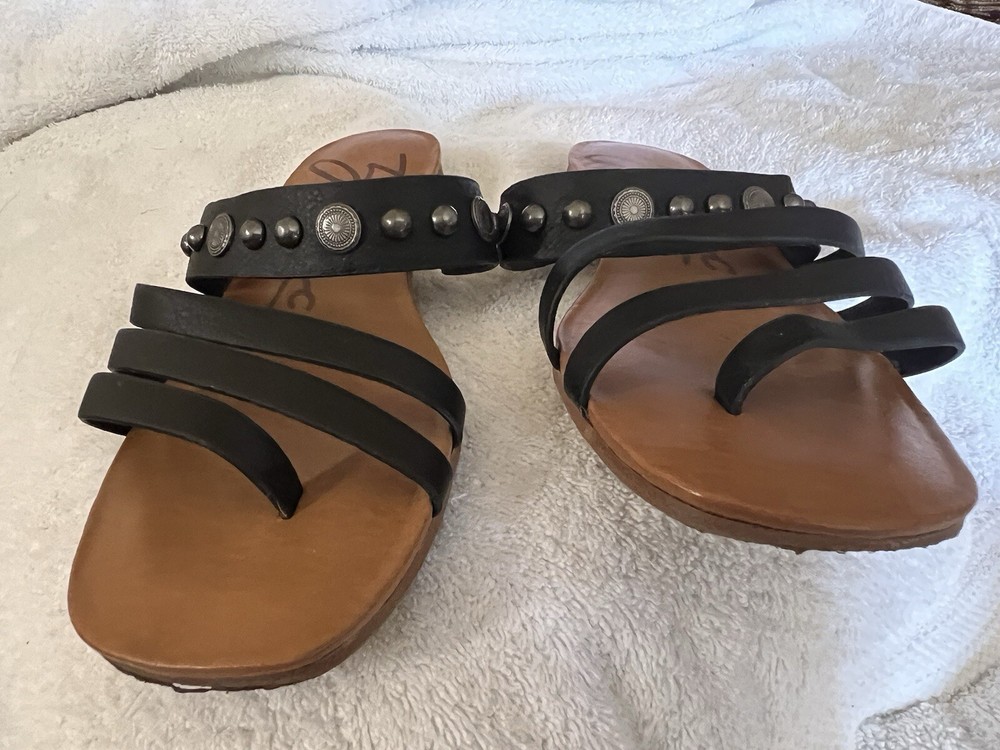 Zodiac Brisa Black Studded Flip Flop Sandals Size 7