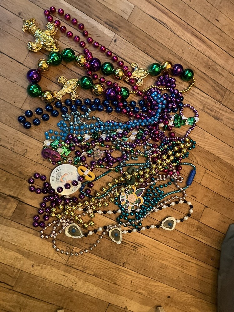 High Quality Statement Mardi Gras Beads. Sold In Lots Of 15 Beads!