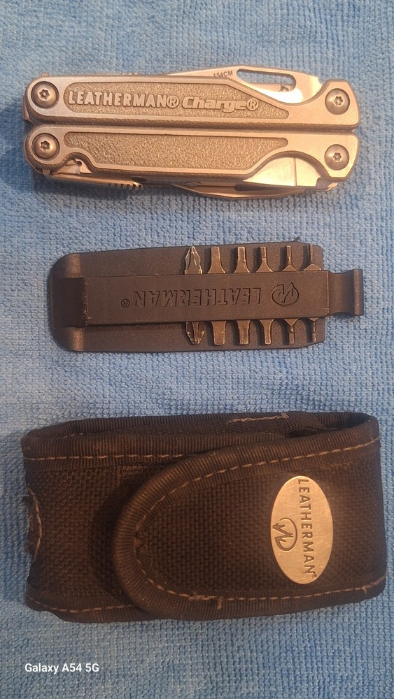 Leatherman Charge XTI Multi-Tool w/ Sheath