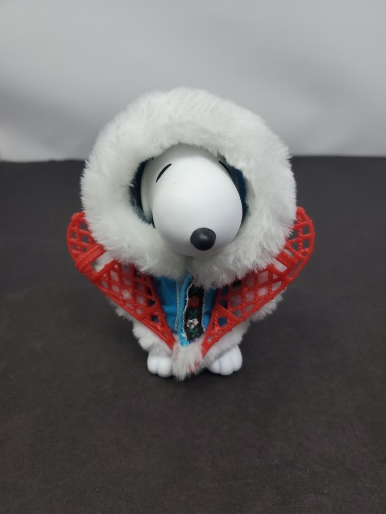 Hasbro 1999 Peanuts World Tour Snoopy In Alaska 4