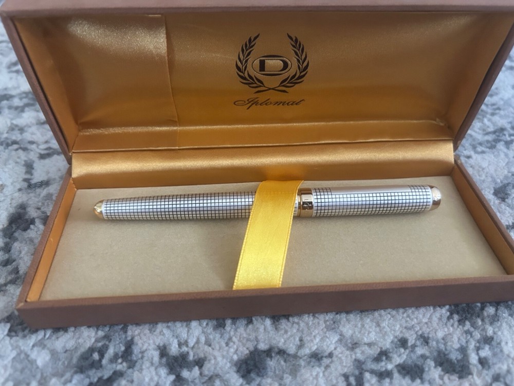 Diplomat Luxury Fountain pen.