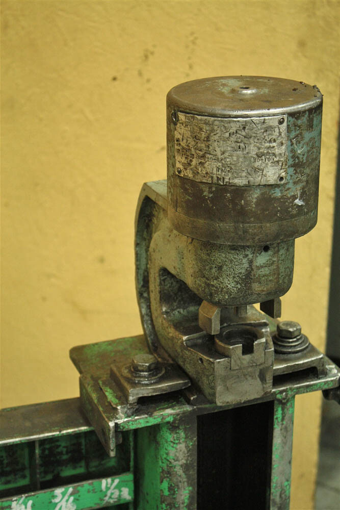 30 TON WHITNEY HYDRAULIC C FRAME FLANGE PUNCH: YODER #56437