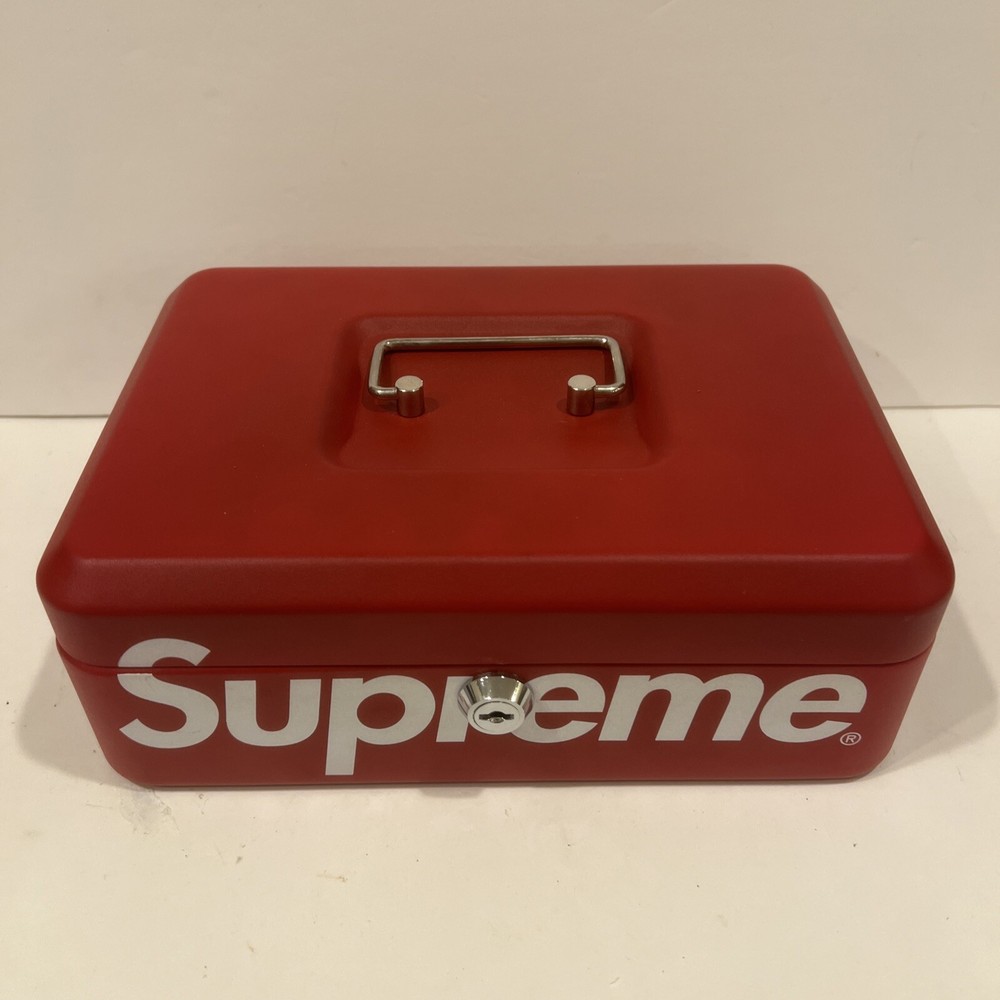 Supreme FW17 Red Lockbox - No Keys