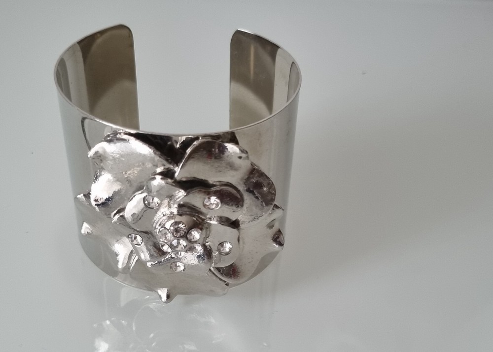 Metal Floral Design Wide Band Shiny Flower Cuff Bracelet -One Size