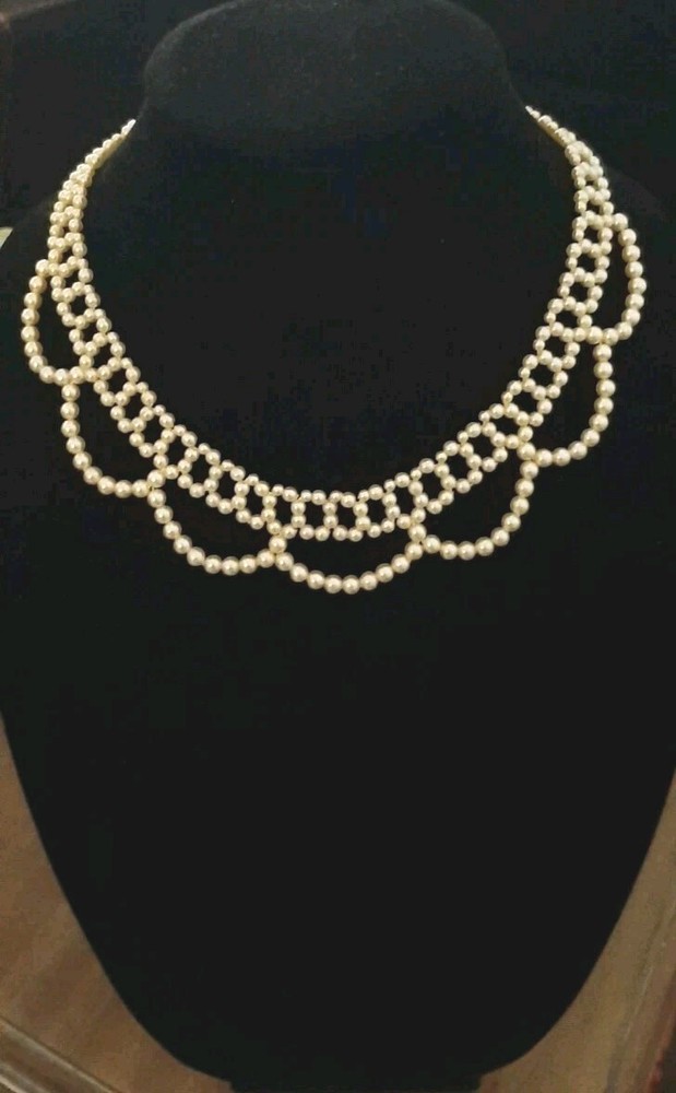 Vintage 1980s Avon Pearlized Lace Adjustable Pearl Collar Necklace