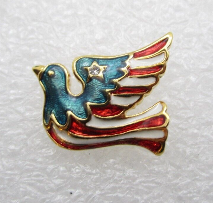 Dove USA Flag Bird Lapel Pin (D18)