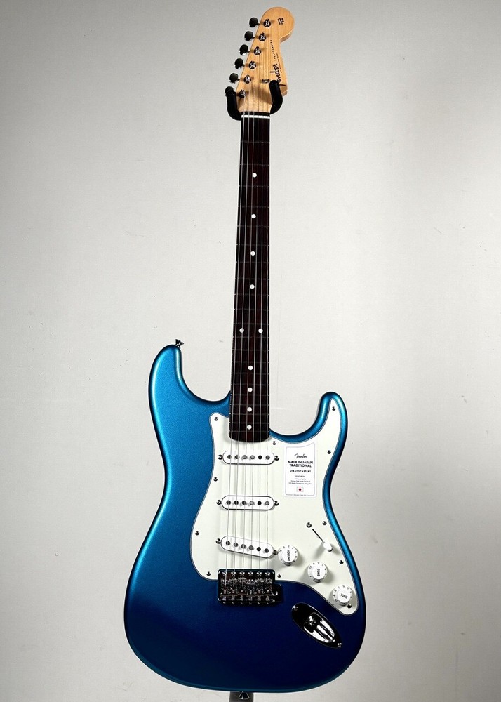 Fender Made in Japan Traditional 60s Stratocaster  Lake Placid Blue  3.49kg
