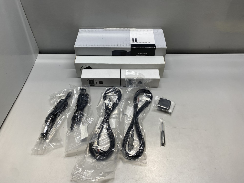 Bose Surround Speakers 700 - Black
