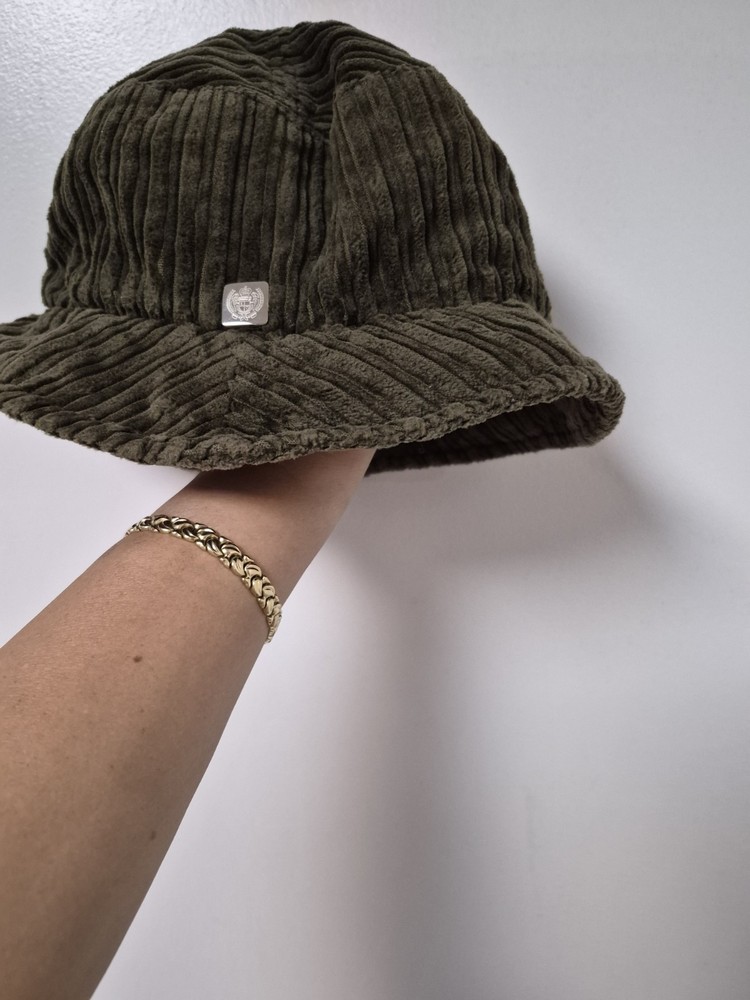 Liz Claiborne Bucket Hat Ribbed  Velvet with pink lining stylish green