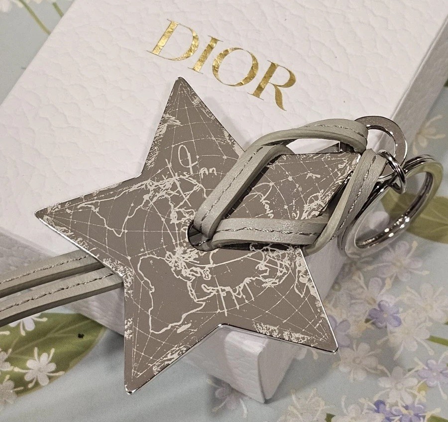 ✅ NEW Dior Star Keychain Silver Gray Leather Key Ring Purse Fob Charm in box NIB