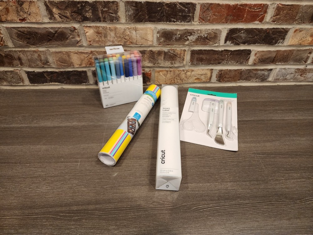 Cricut Essentials Bundle with Vinyl Smart Labels and Fine Point Pens  