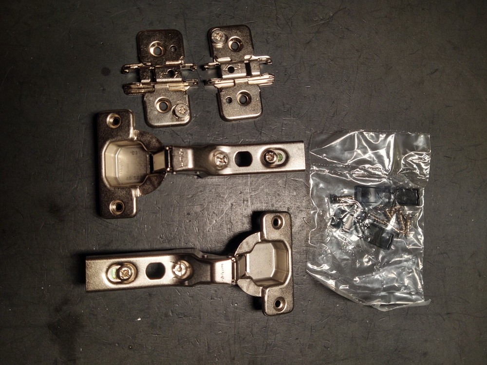 Rockler Blum Clip Hinge #11222 100 degree snap close Frameless  (2 ct. per bag)