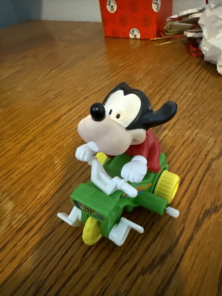 1994 Mattel Acro Disney Goofy Wind Up Toy on a Green Tricycle Max Works