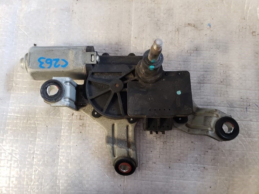 09-17 Chevy Traverse Rear Wiper Motor Replacement 564461