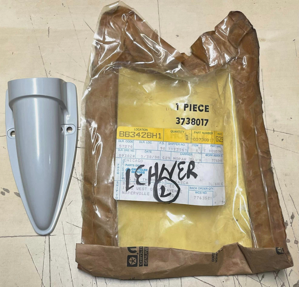 NOS Mopar 3738017 Park Light Roof Running Lamp Back Housing