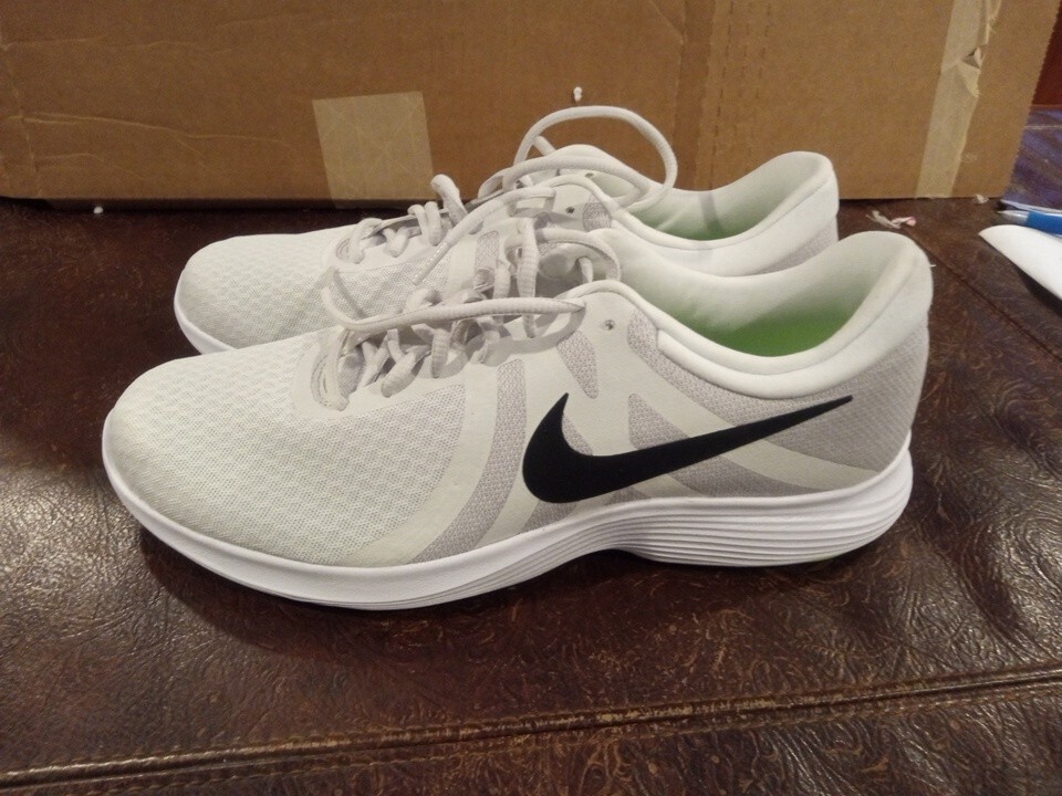 MEN'S NIKE REVOLUTION 4 SZ.12  NEW, NO BOX