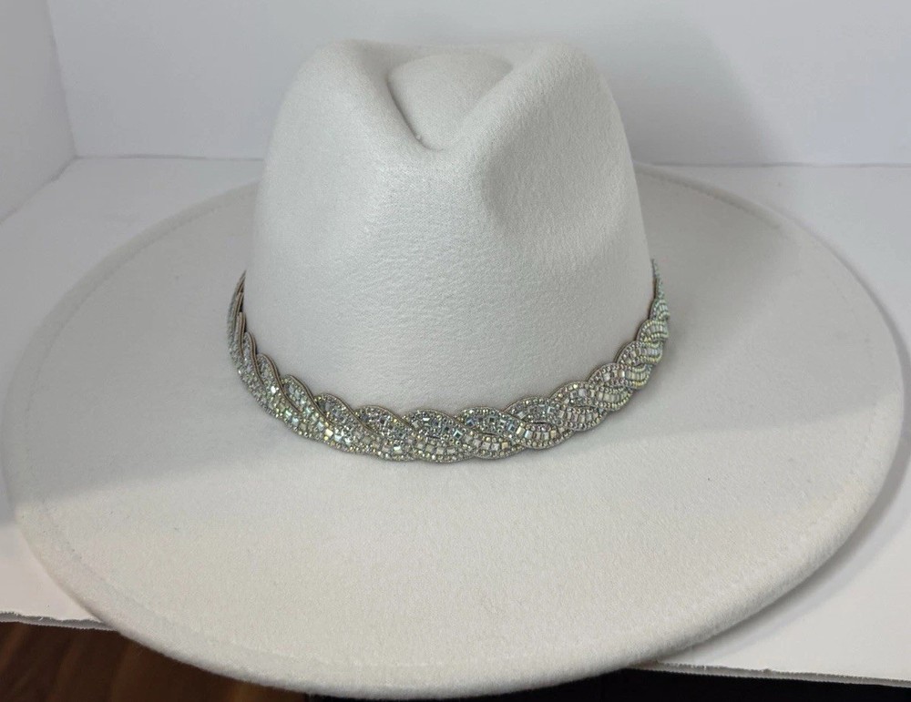 Glam Womens White Cowboy Hat with Rhinestone Band — Stylish Wide Brim Western Accessory