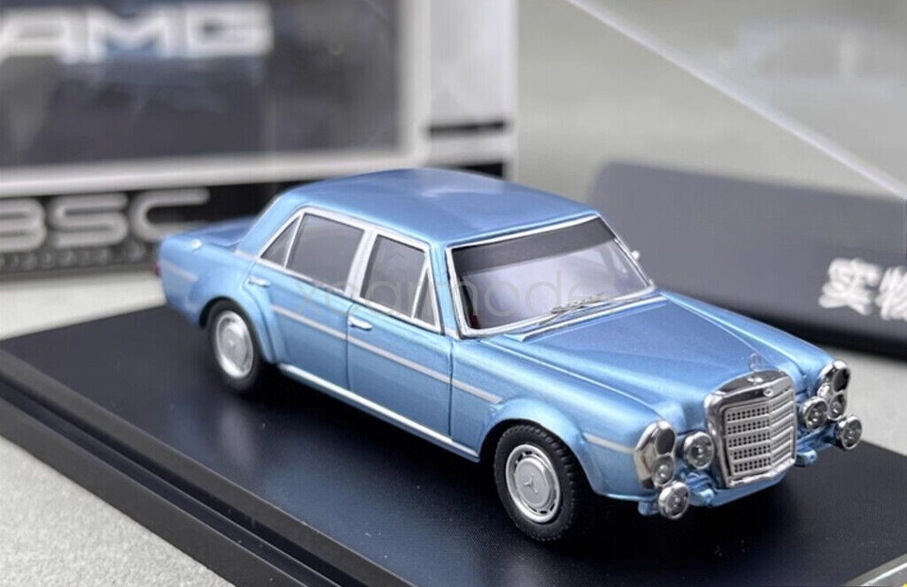 BSC 1:64 Scale Blue 300SEL W109 AMG 6.8 Sedan Classic Diecast Metal Car Model