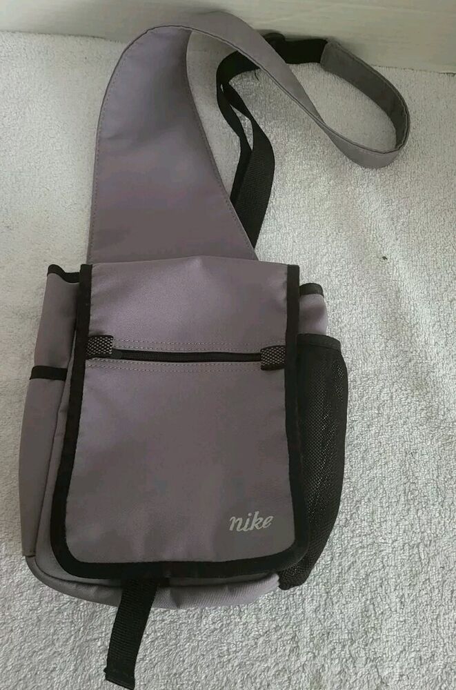 Vintage Y2K Nike Shoulder/Crossbody Messenger Bag Adjustable Strap Gray