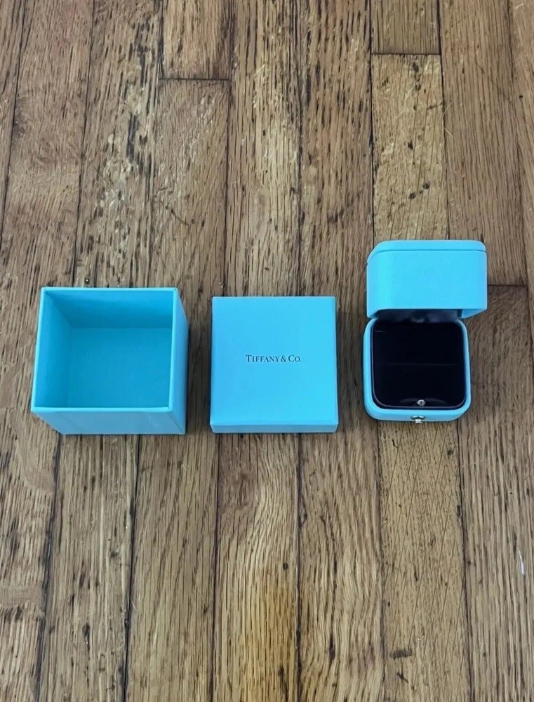 TIFFANY & CO. BLUE LEATHER SMALL SINGLE RING BOX + CASE