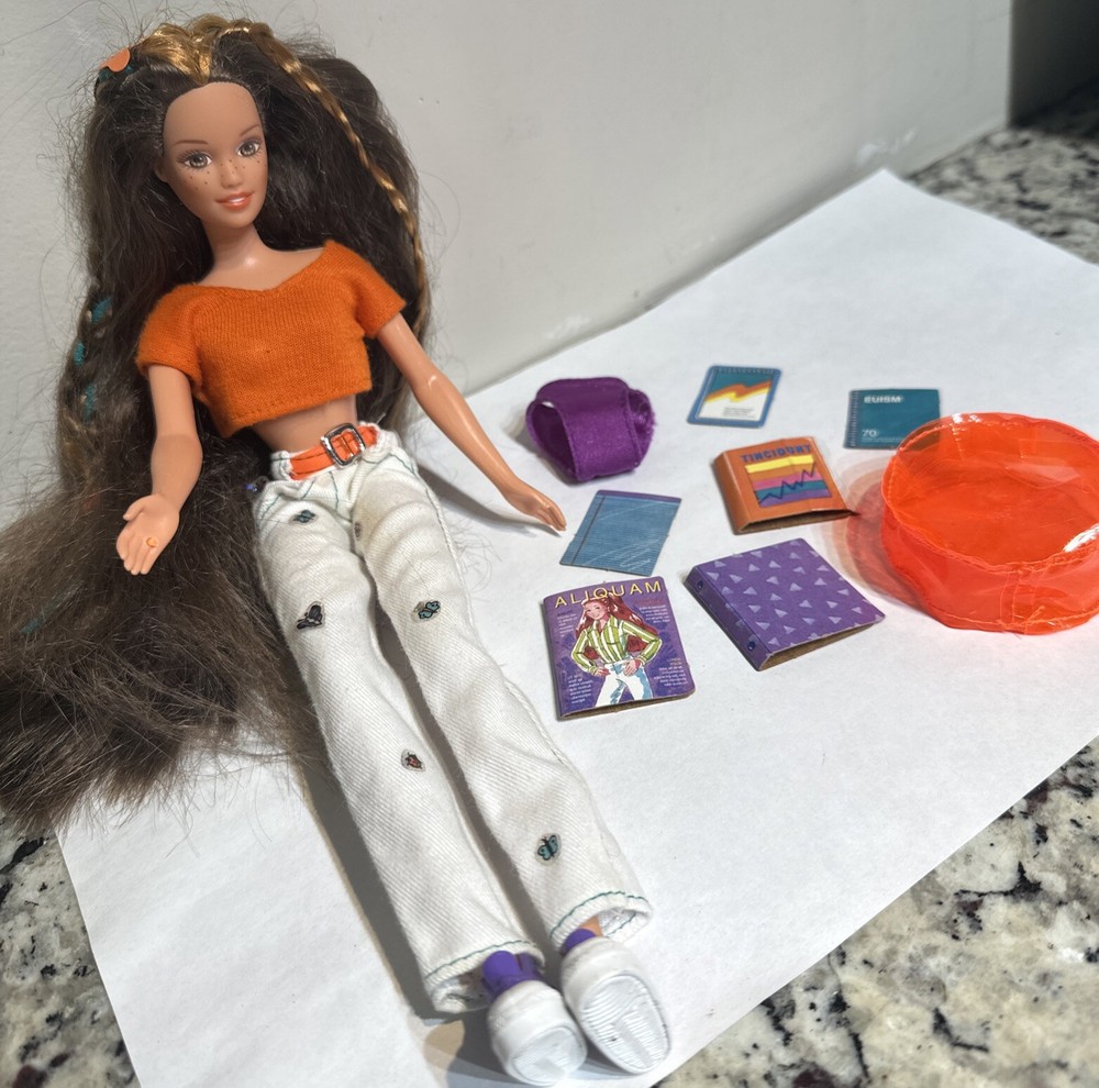 Barbie 17354 Teen Courtney Friend of Skipper All Grown up Freckles 1995 Vintage