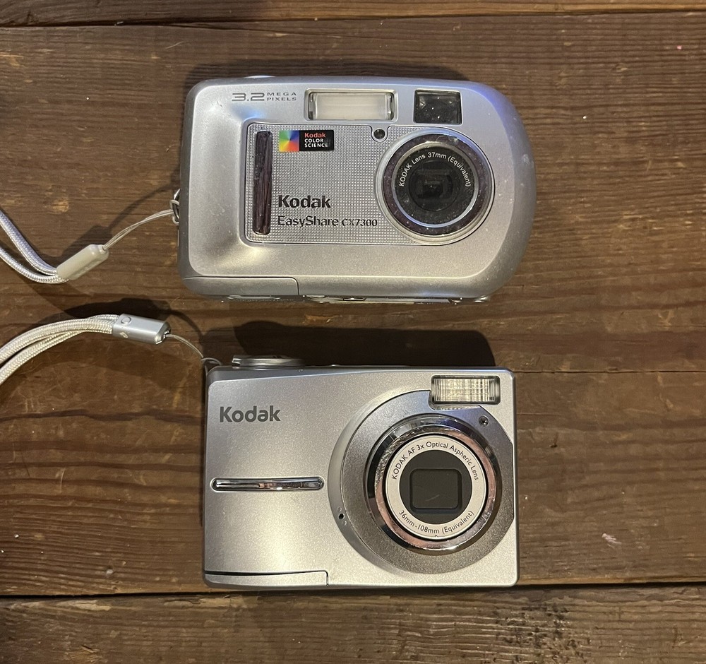 Set Of 2 Kodak EasyShare Cameras CX7300 & C913 For Parts Only