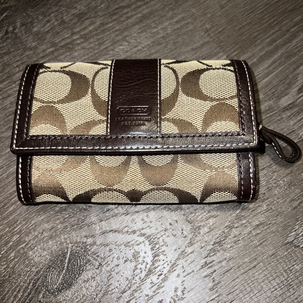 Coach women's tan brown wallet with coin pocket & key ring