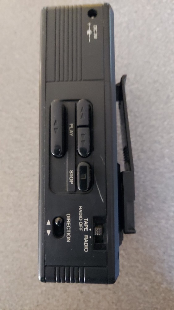 SONY WALKMAN TAPE AM/FM VMAF50 MEGA BASS USED