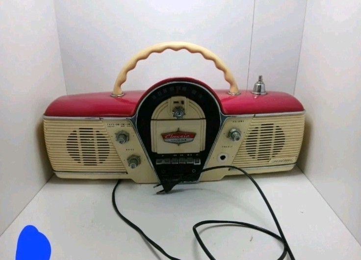 Bush Overdrive Cicena Classic Radio/Portable Cassette Player AM/Fm/Stereo