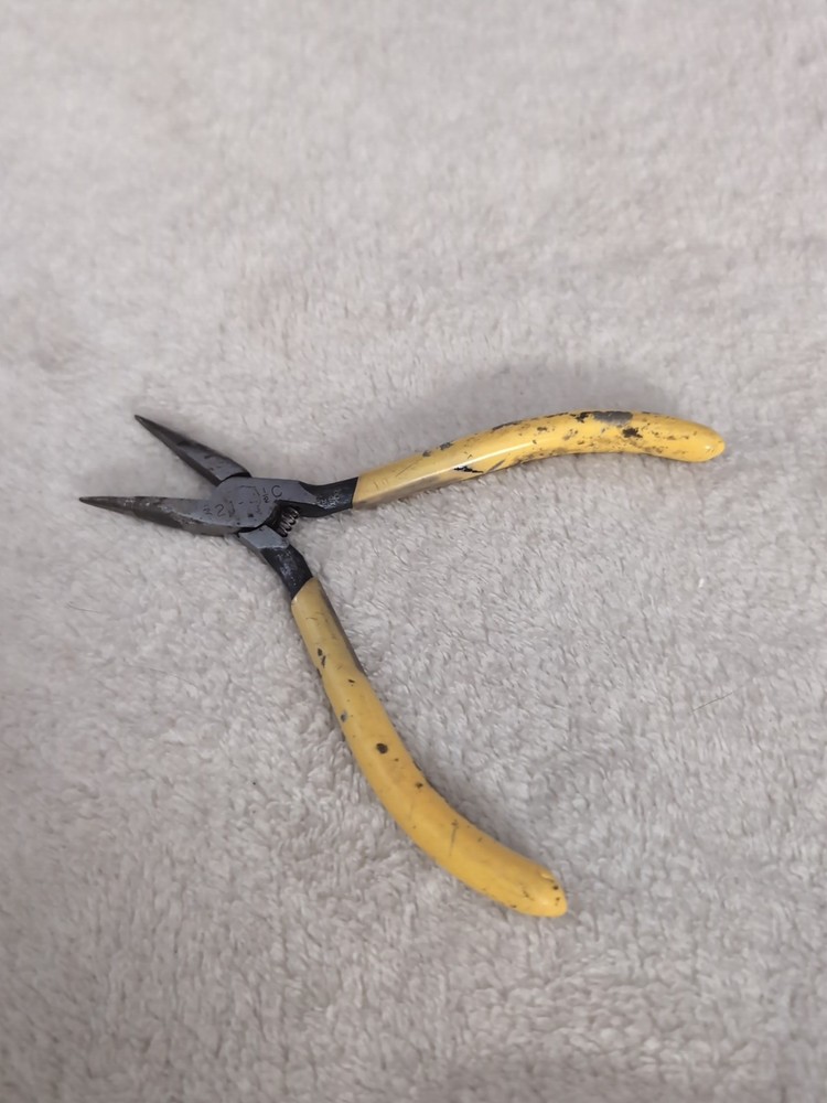 Klein Tools D321-4 1/2C Slim Spring-Loaded Needle Nose Electronics Pliers