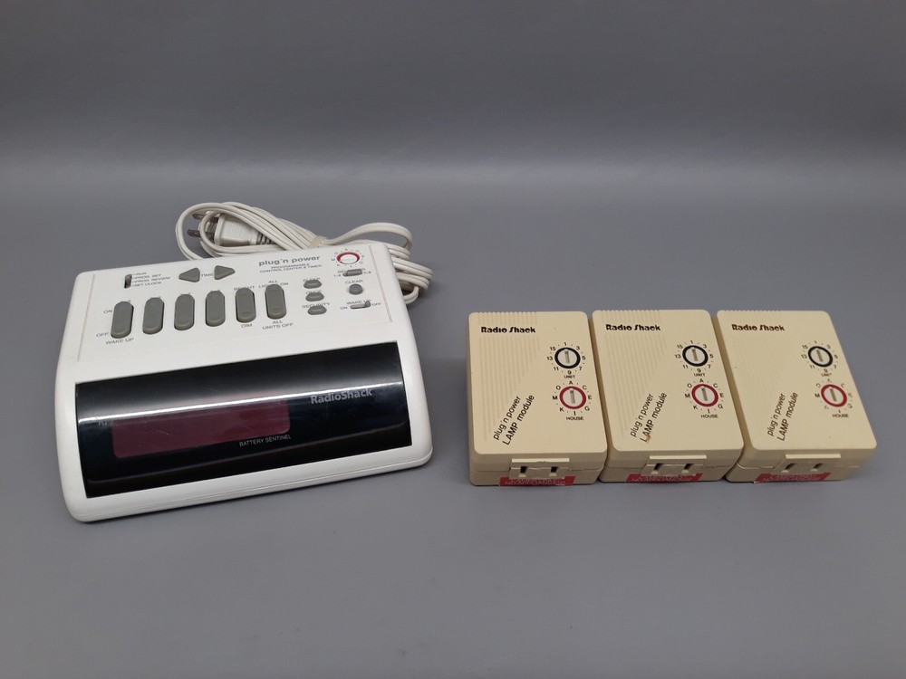 Radio Shack Plug`n Power Programmable Control Center & Timer W Lamp Modules