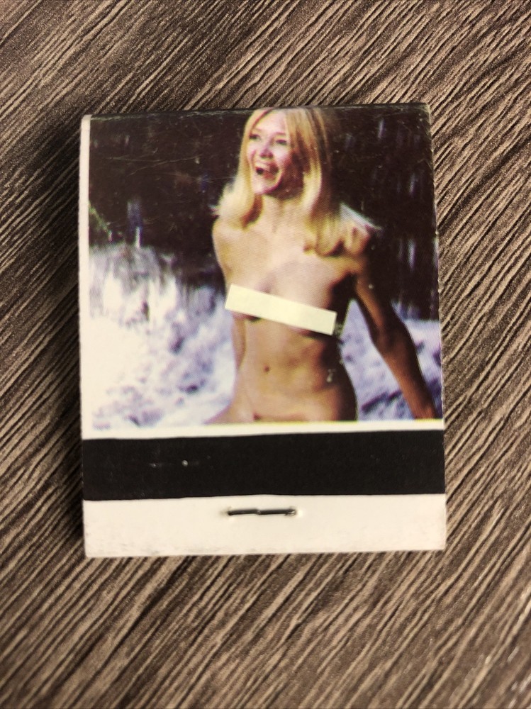 Vintage Unstruck Pinup Matchbook Western Iron & Metal, Cheyenne WY. 1960's