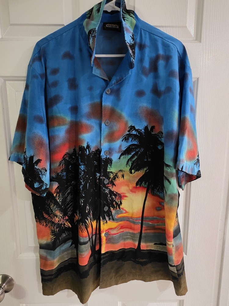 ODO XL Button Down Shirt  With Palm Tree Pattern