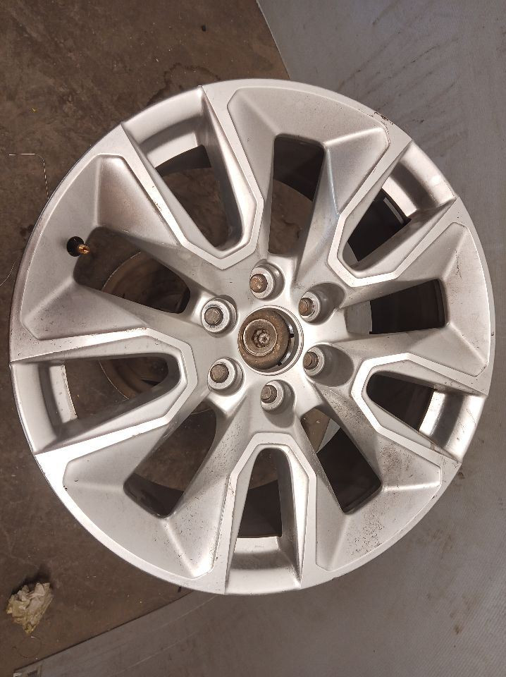 Llanta 20x9 de 2024 Chevrolet Silverado 1500 11540292